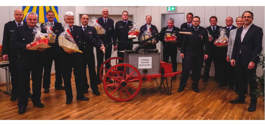 Gruppenbild Feuerwehrdienstversammlung